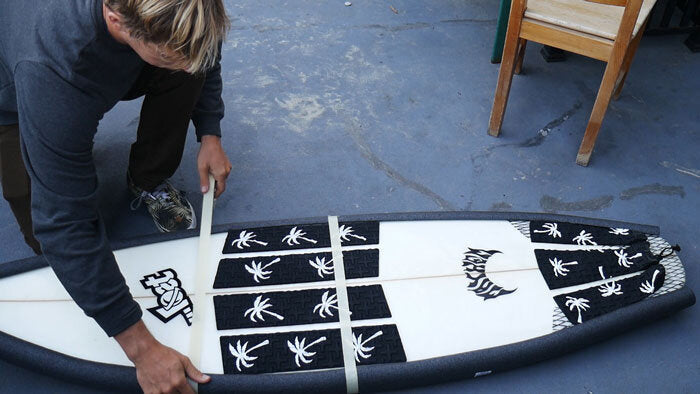 Packing Surfboard for Airplane Travel|Remove fins and put in bag pocket|Buy pipe insulation and tape